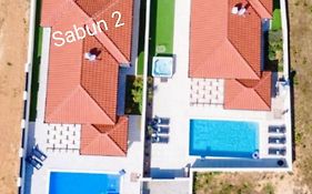 Villas Sabun - Modern House With Heated Pool